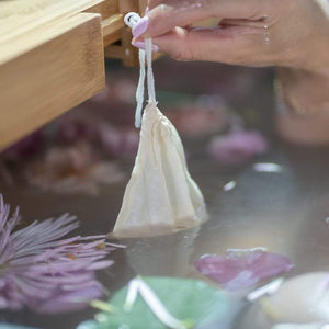 Display of Monsuri Lavender Bath Salts – Invigorating and Skin Radiance-Boosting